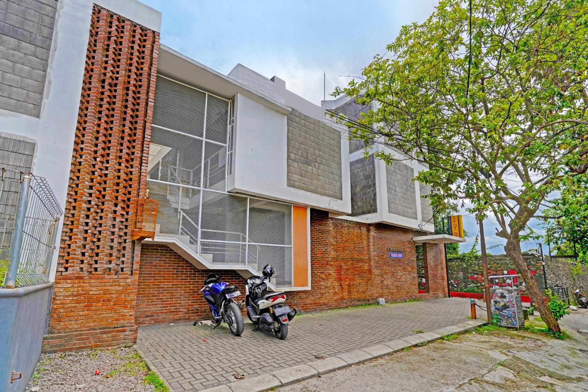 Super Oyo 2190 Alamanda 7 Syariah Bandung Exterior photo